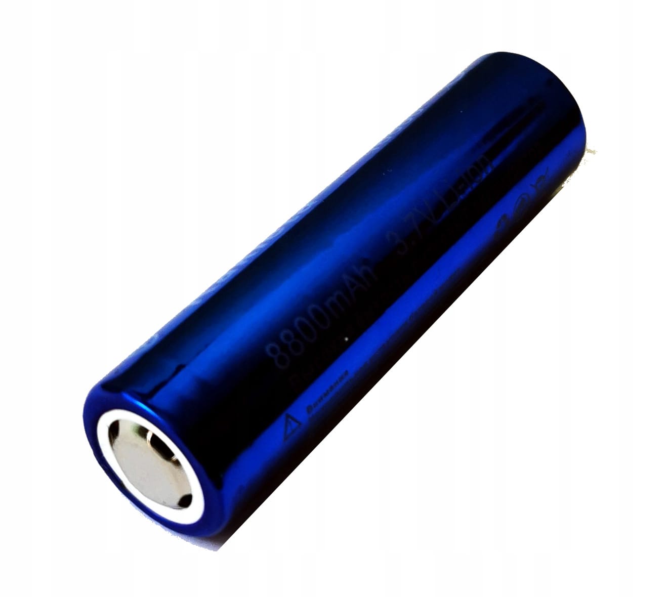 Ilustracja przedstawiająca przekrój nowoczesnego jednorazowego e-papierosa z widocznym małym, ładowalnym akumulatorem litowo-jonowym i portem USB-C.